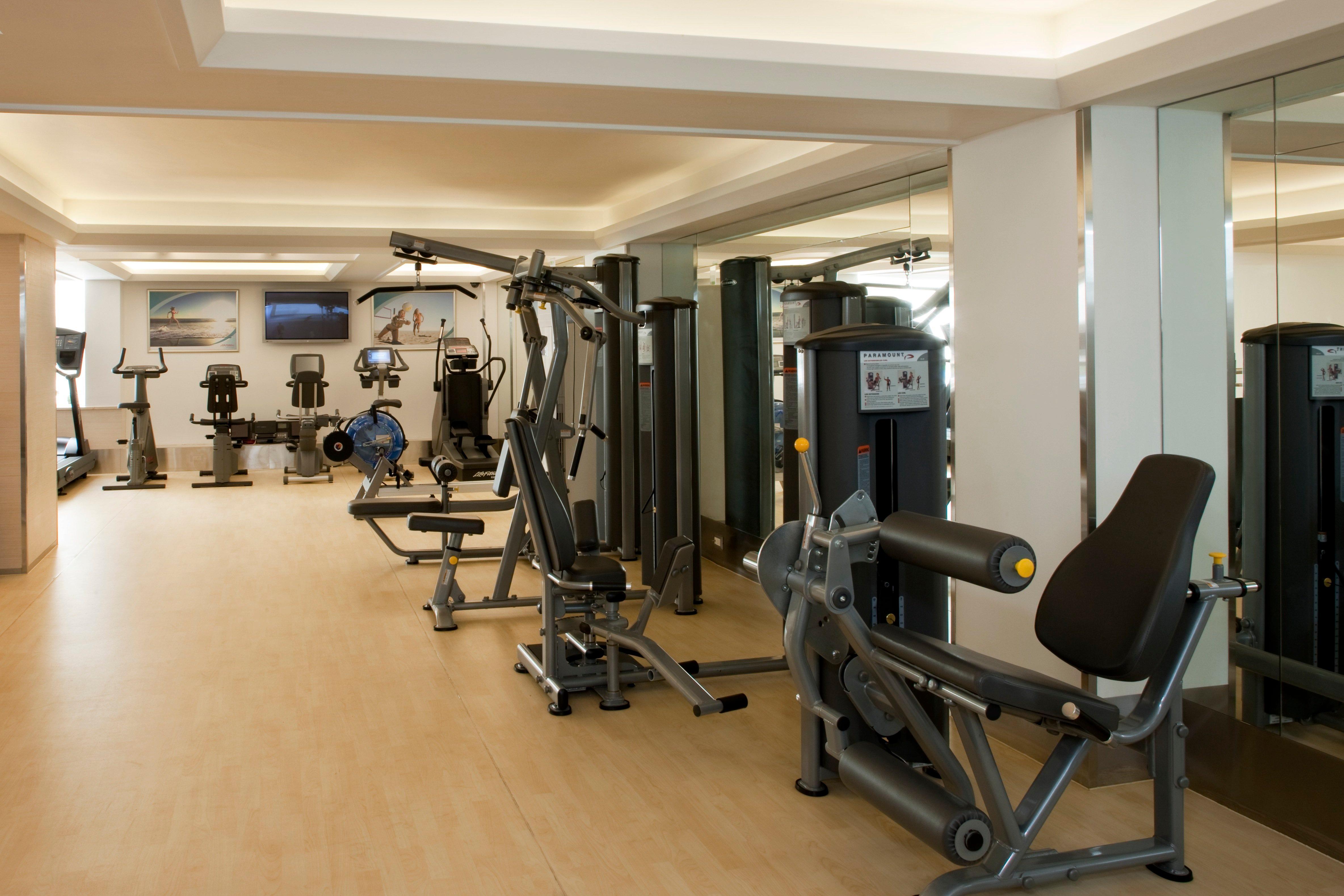 Holiday Inn Istanbul City By Ihg Exterior foto The gym at the hotel